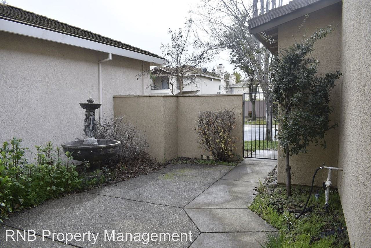 1604 Martinique Dr - Photo 3 of 5