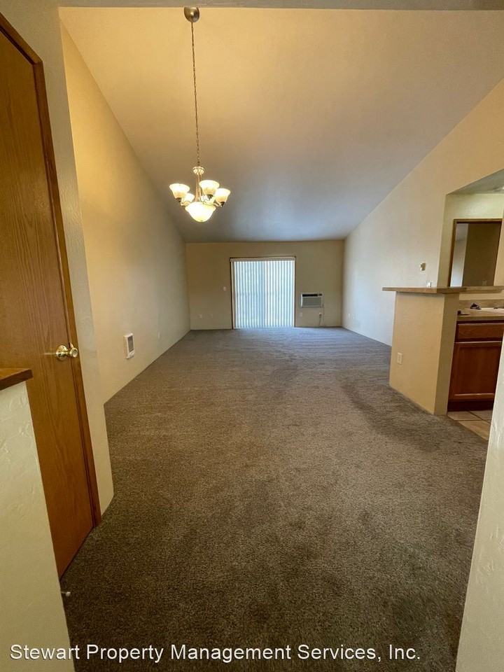 5513 North Hills Drive Apartments 5513 Northhills Dr, Klamath Falls