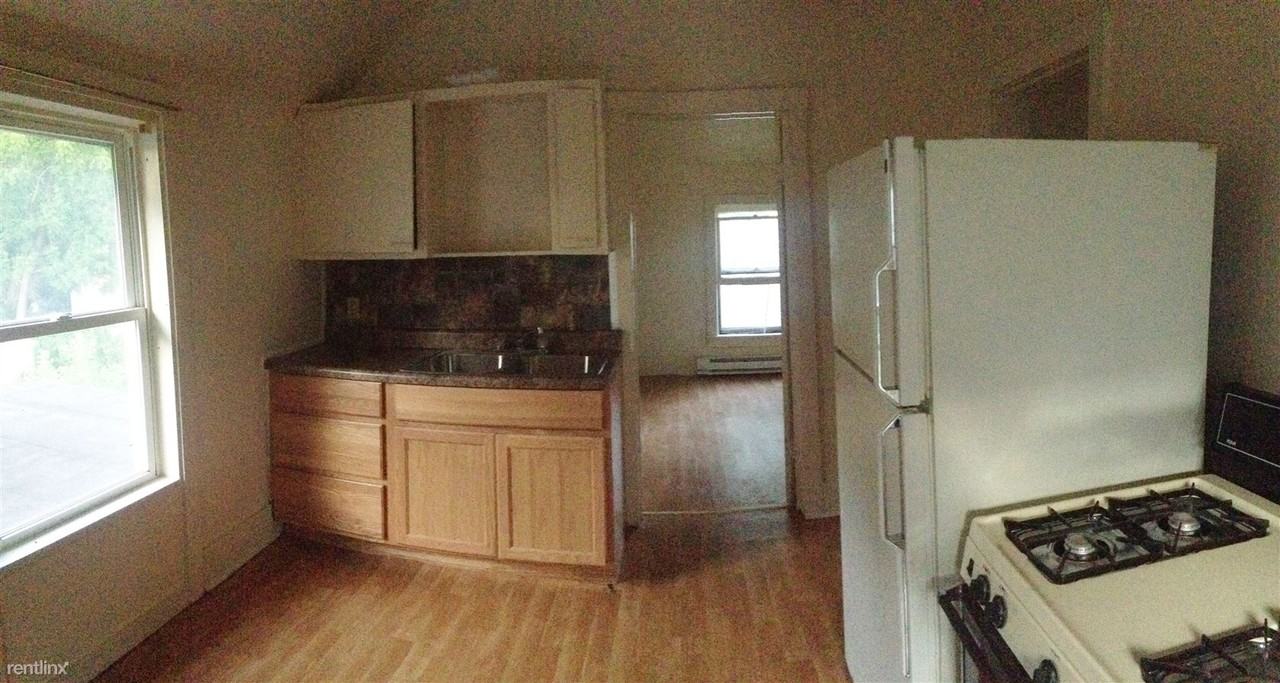 911 Dayton St SW - Photo 2 of 4
