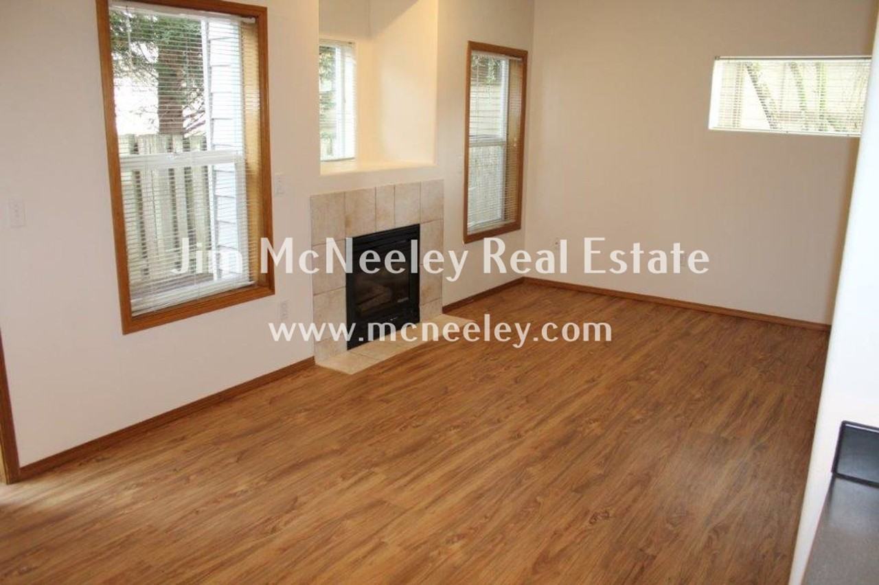 572 Sw 150th Ave - Photo 2 of 25