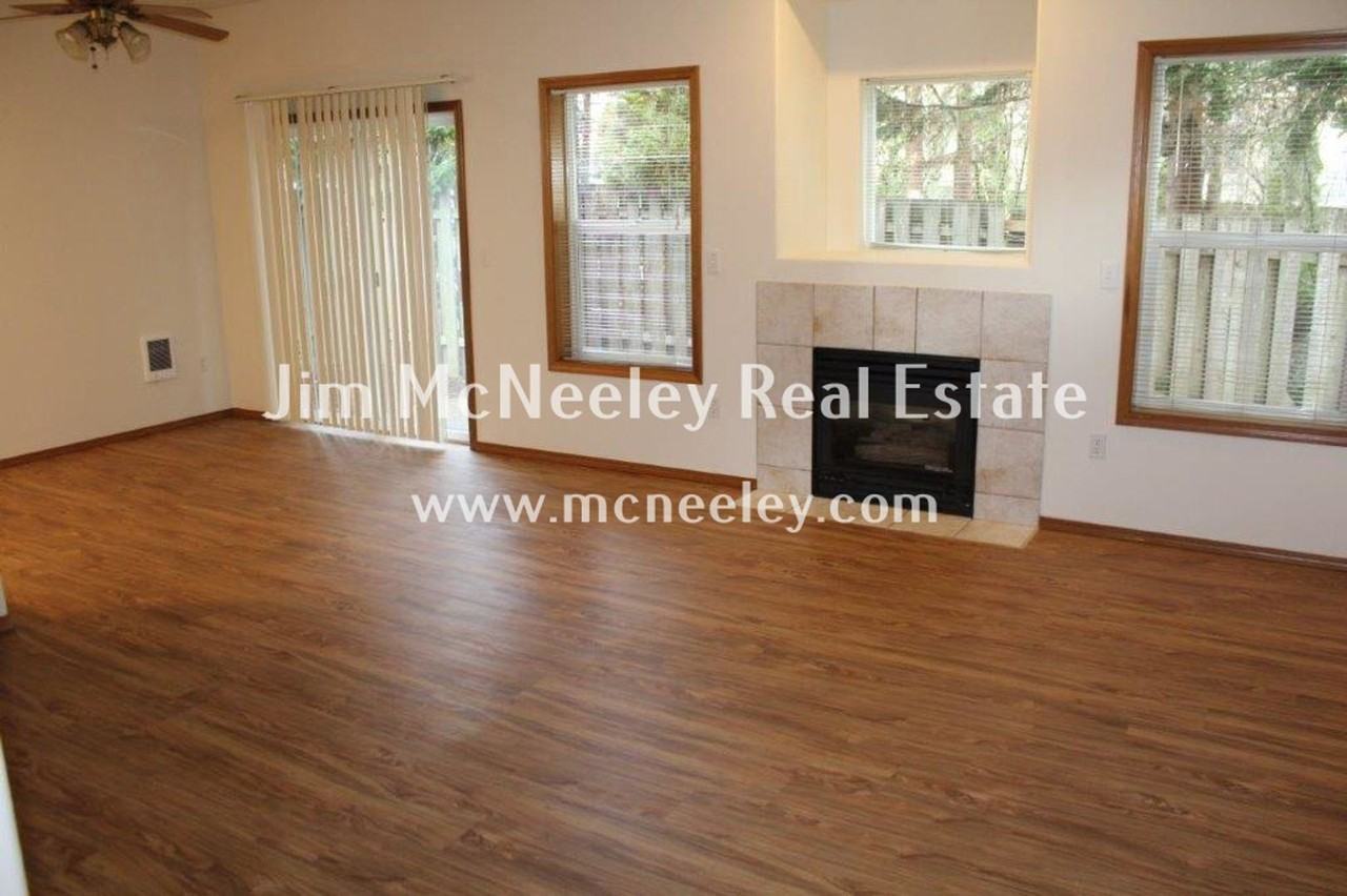 572 Sw 150th Ave - Photo 3 of 25
