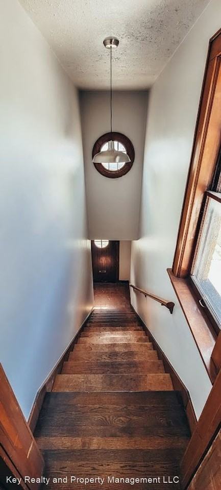 2403 Nw 16th St - Photo 2 of 33