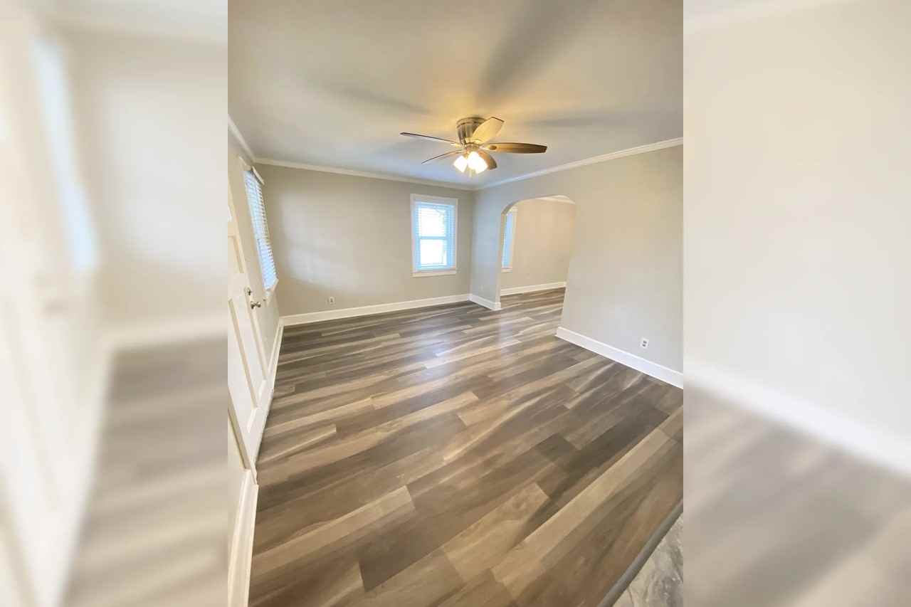 2221 E 39th St - Photo 3 of 20