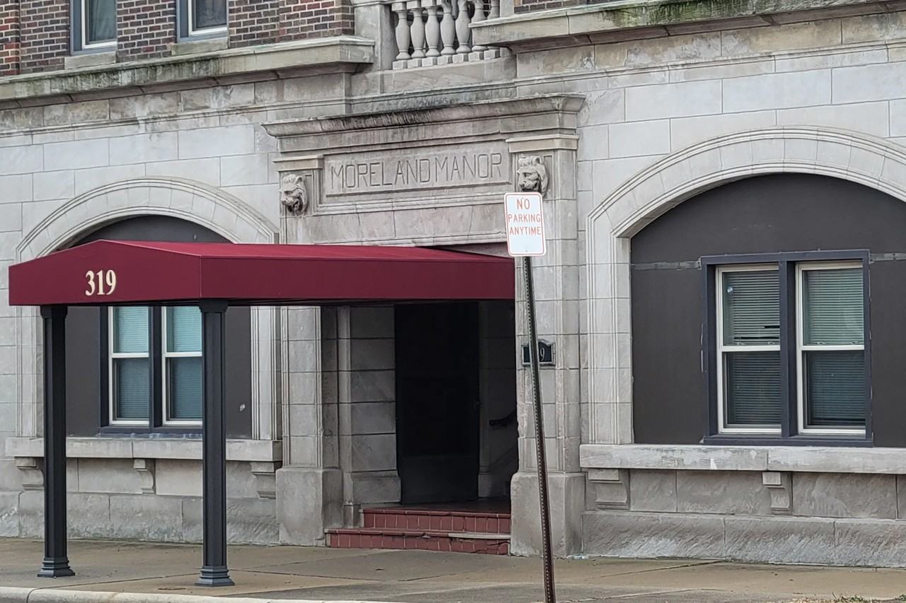 319 W North St - Photo 2 of 7