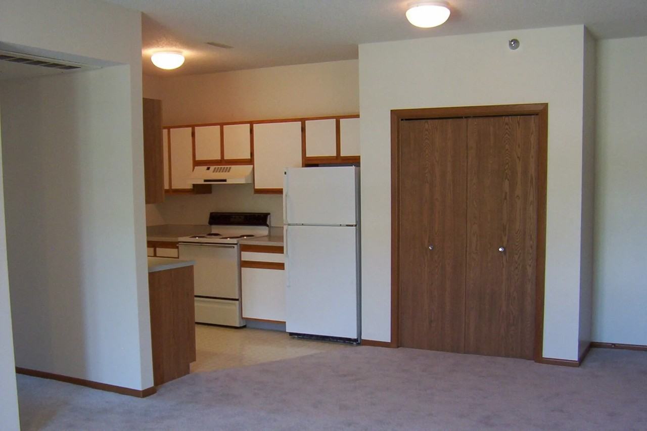 230 Raphael Ave - Photo 2 of 4