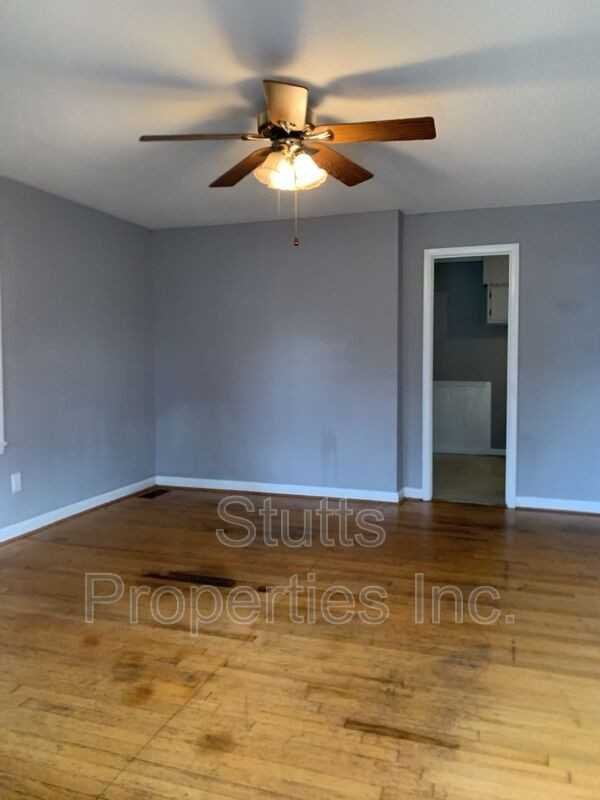 4158 Eastwood Dr - Photo 2 of 8