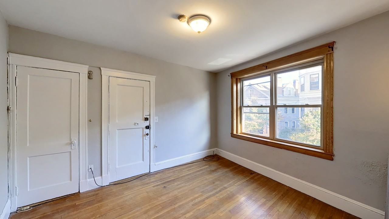 100 Hancock St #4 - Photo 4 of 8