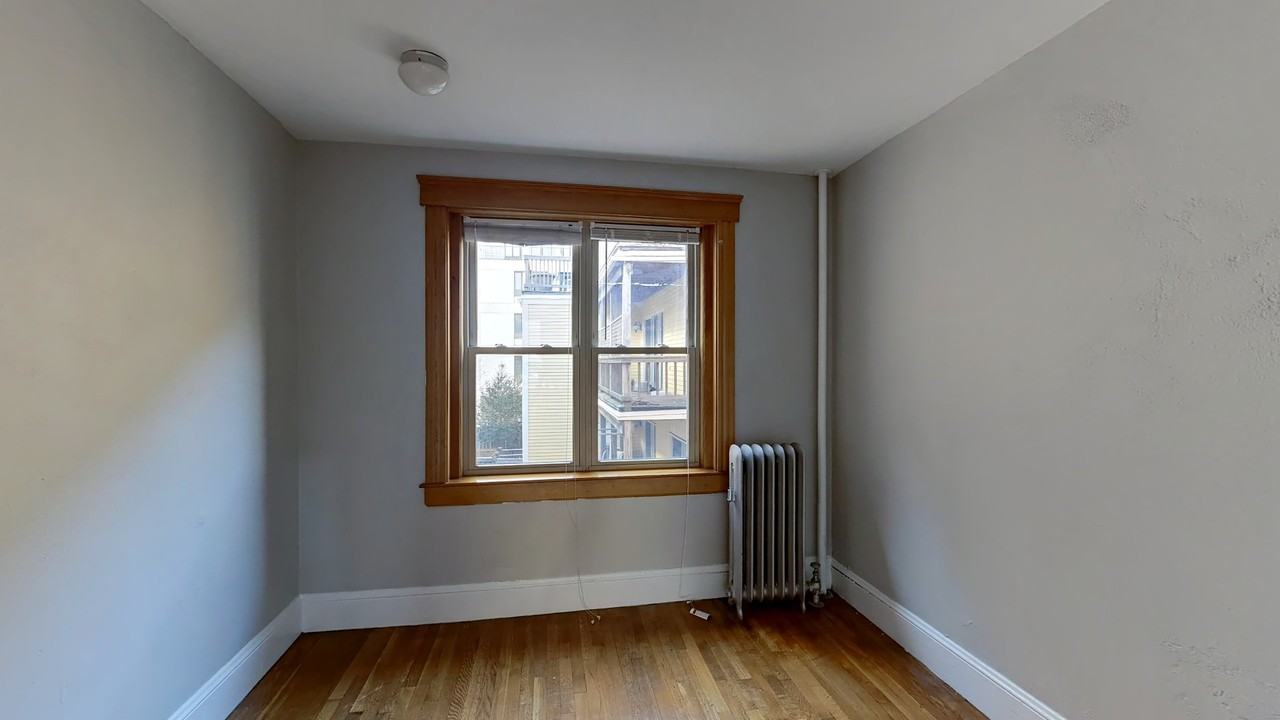 100 Hancock St #4 - Photo 6 of 8