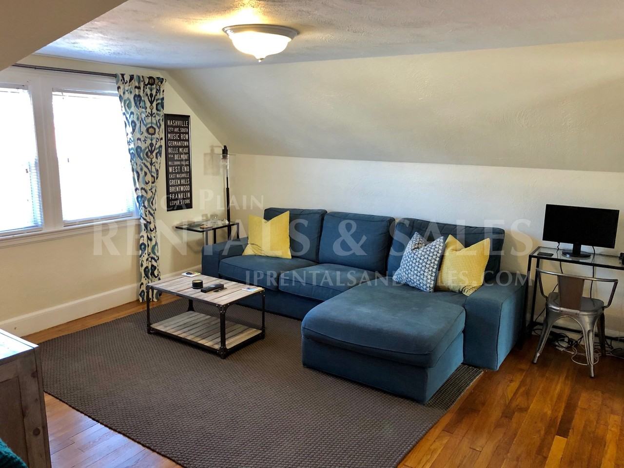 36 Lakeville Rd #4 - Photo 5 of 13