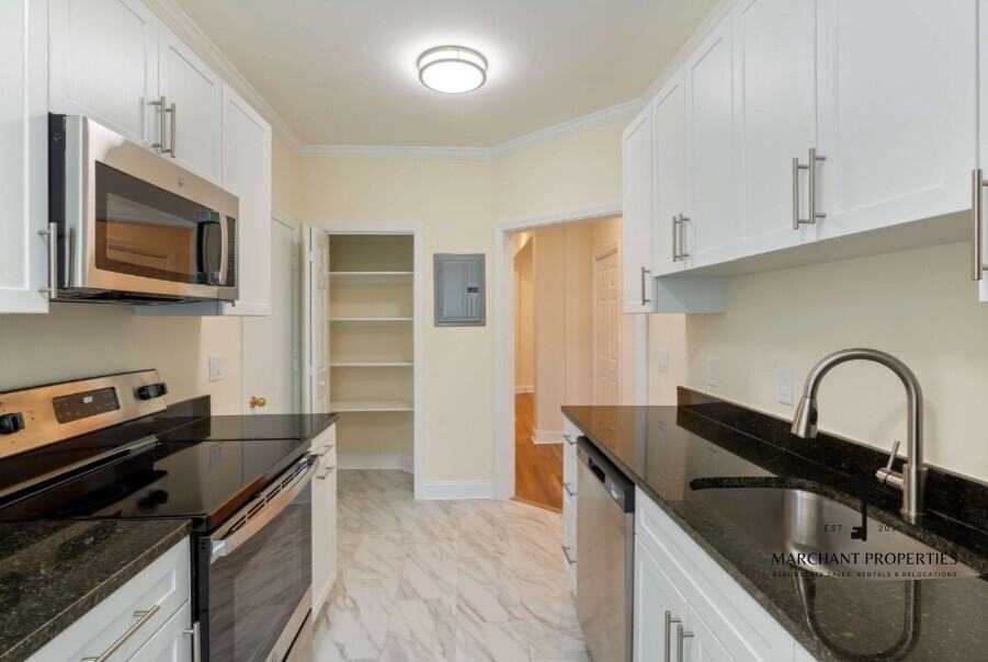 23 Green St #15-6 - Photo 4 of 11