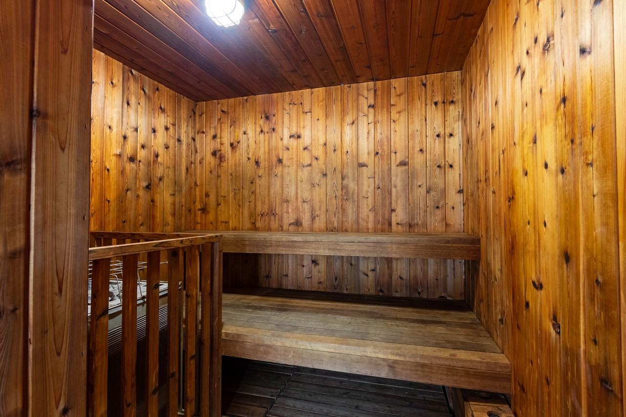 The Mayflower Apartments 11808 100 Ave Nw, Edmonton, AB T5K 0K4 Zumper