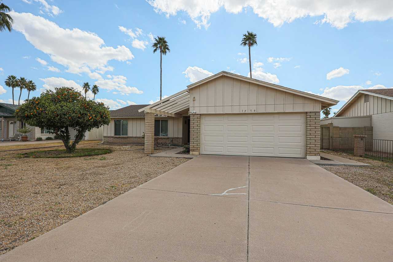 1959 E Rice Dr - Photo 2 of 34