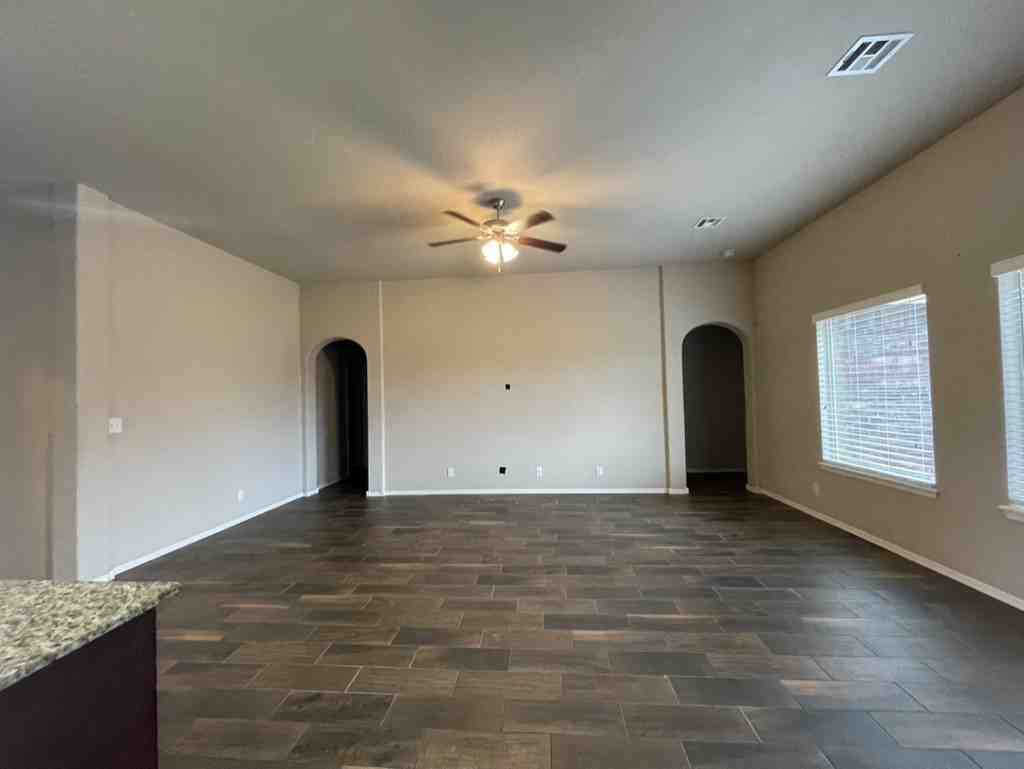 13222 S 21st Pl - Photo 5 of 16