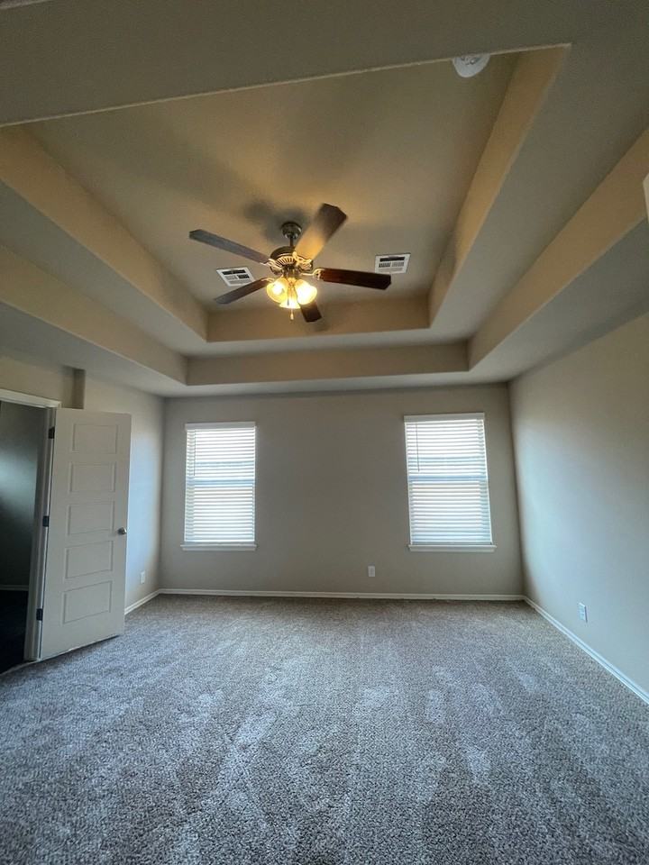 13222 S 21st Pl - Photo 6 of 16