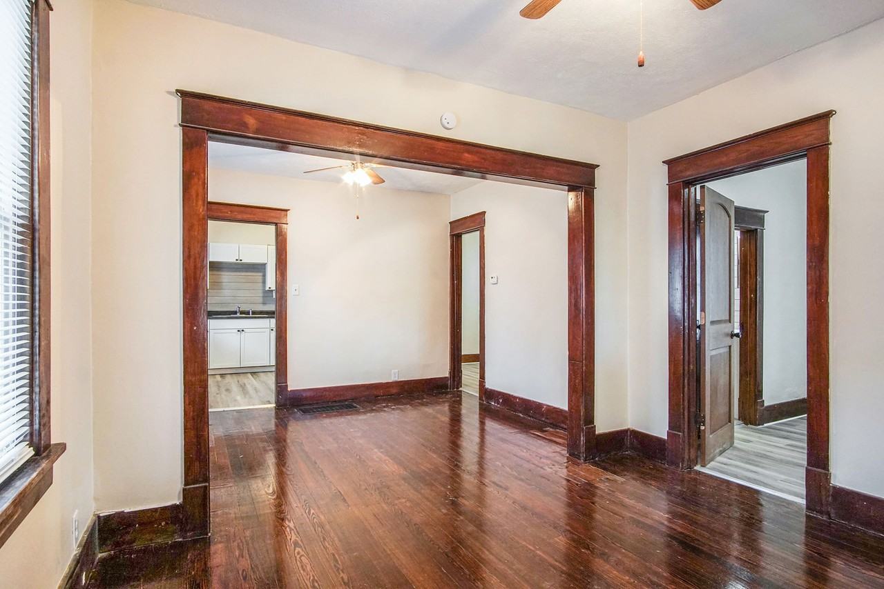 2018 Kemble Ave - Photo 3 of 14