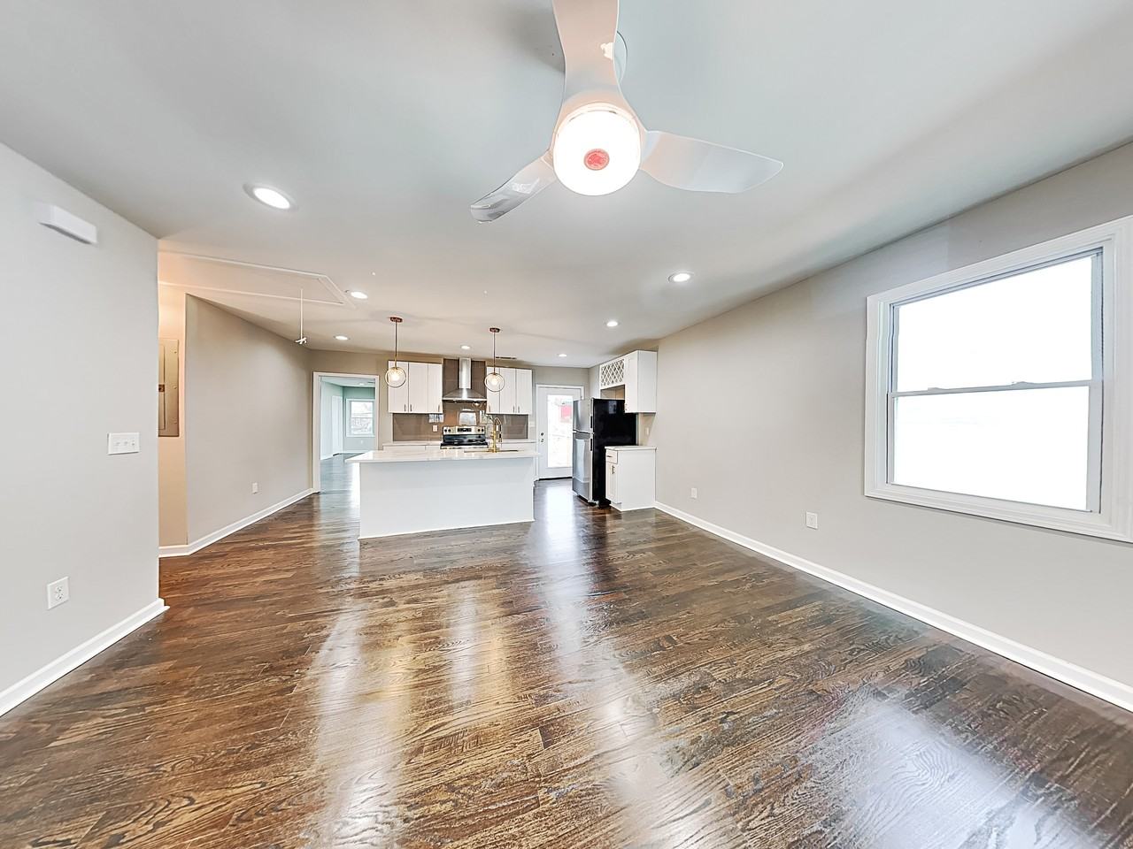 492 Elbridge Dr Nw - Photo 4 of 18