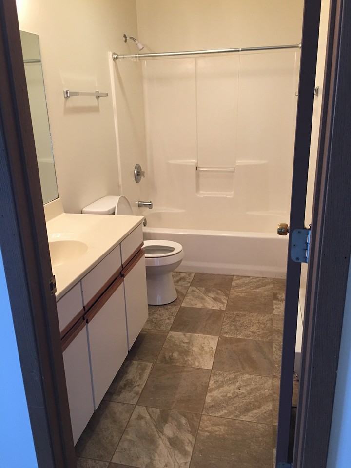 311 Barberry Ct - Photo 3 of 9