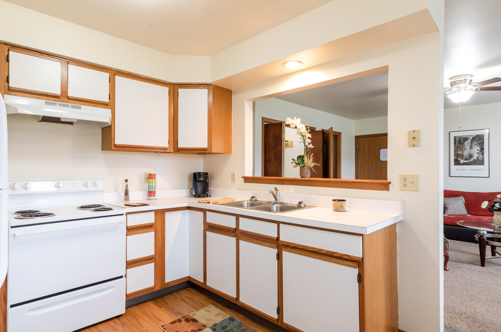 319 Barberry Ct - Photo 3 of 9