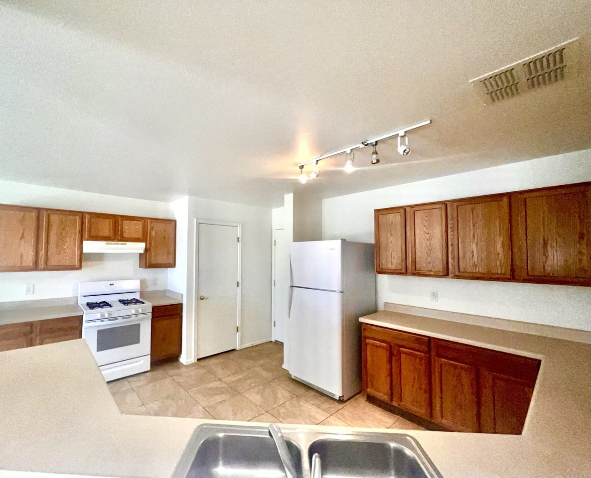 6279 South Earp Wash Lane - Photo 7 of 21