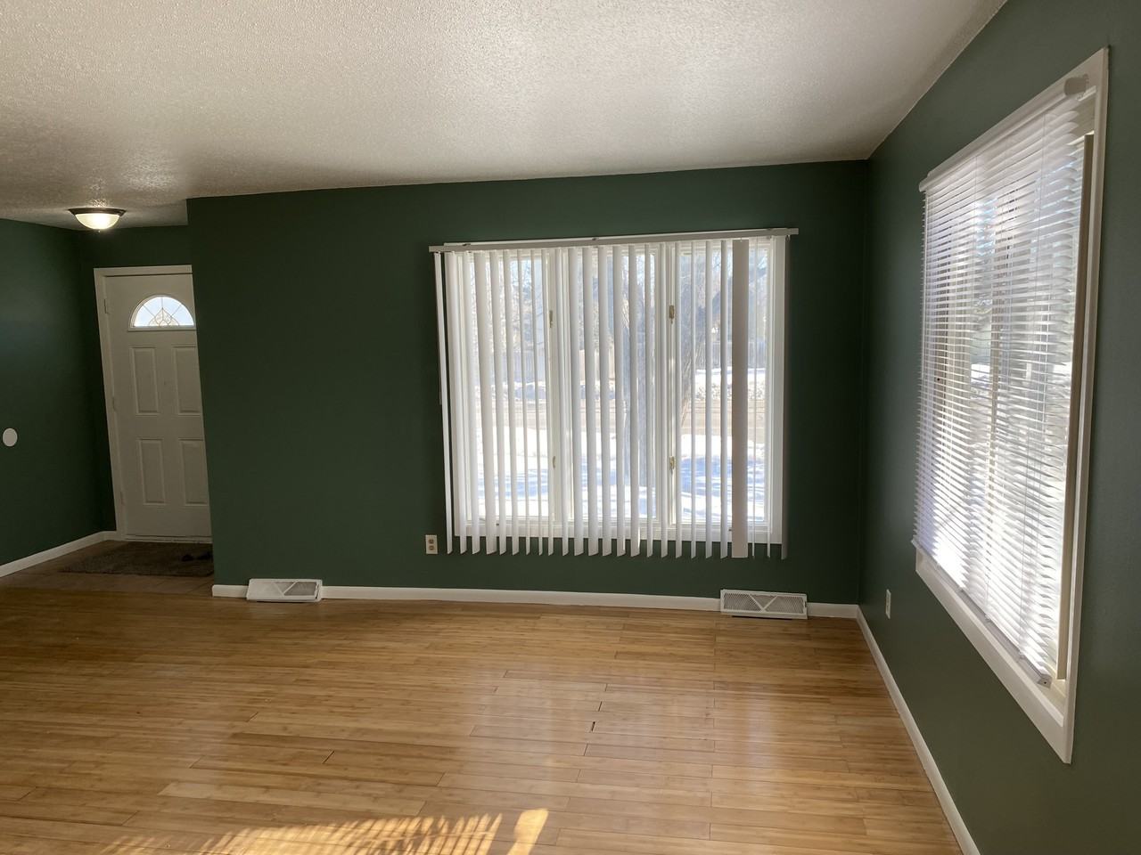 8101 Xerxes Ave N - Photo 2 of 21