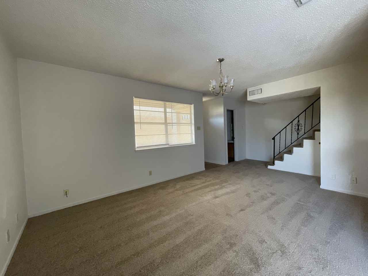3609 Hereford Ln - Photo 2 of 13