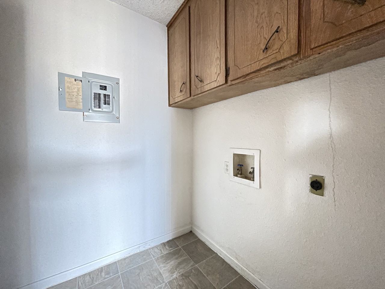 3609 Hereford Ln - Photo 3 of 13
