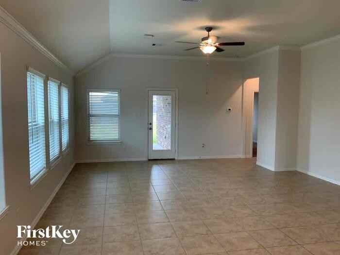 9106 Kay Kay Ct - Photo 3 of 12