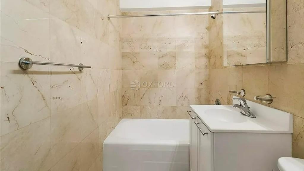 4th Ave #3D - Photo 3 of 4