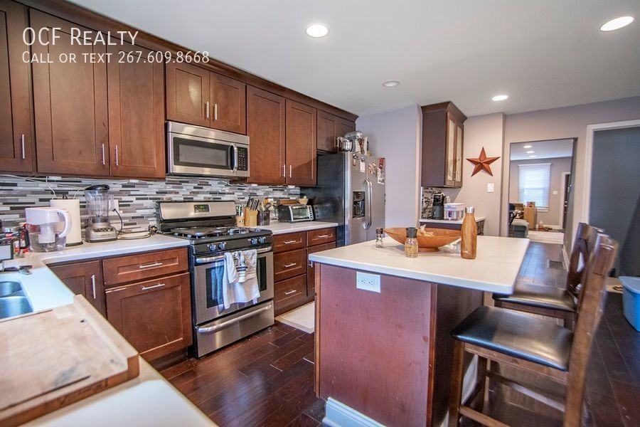 2357 E Susquehanna Ave - Photo 2 of 14