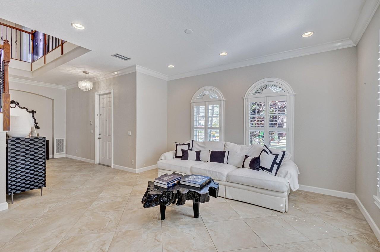 1117 Vintner Blvd - Photo 3 of 29