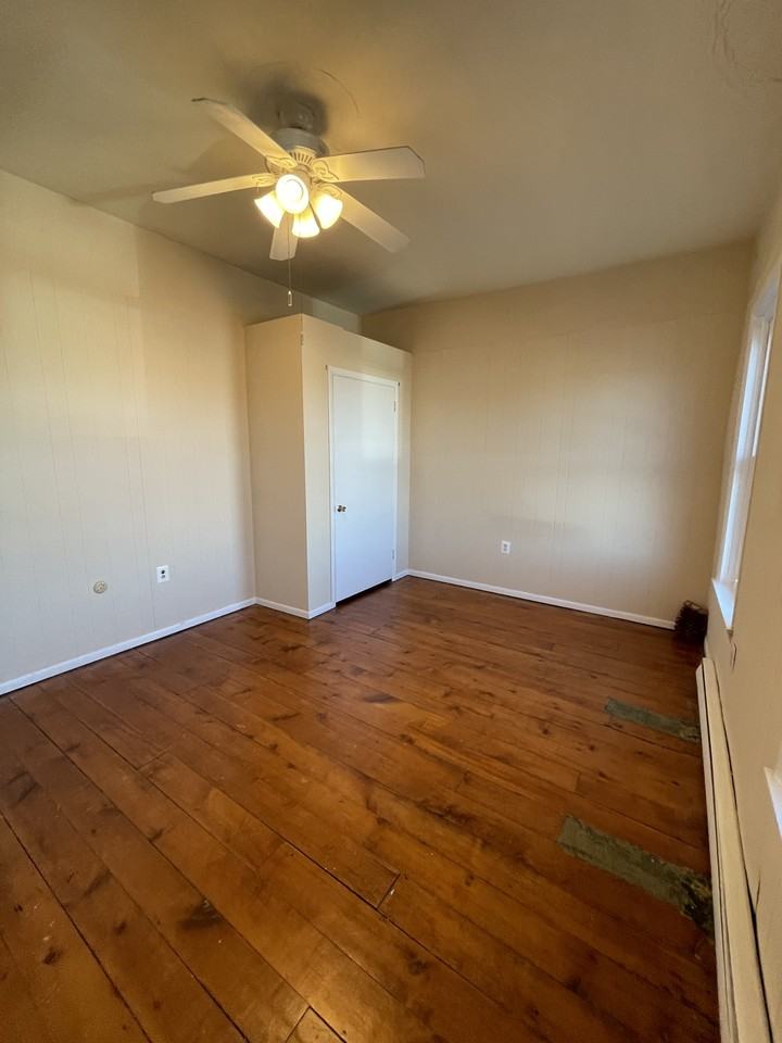 522 Penn Ave #2ndFL - Photo 3 of 11