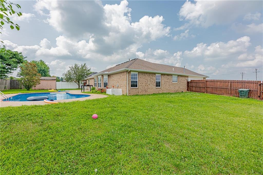 1901 Sw Columbus Rd - Photo 2 of 22