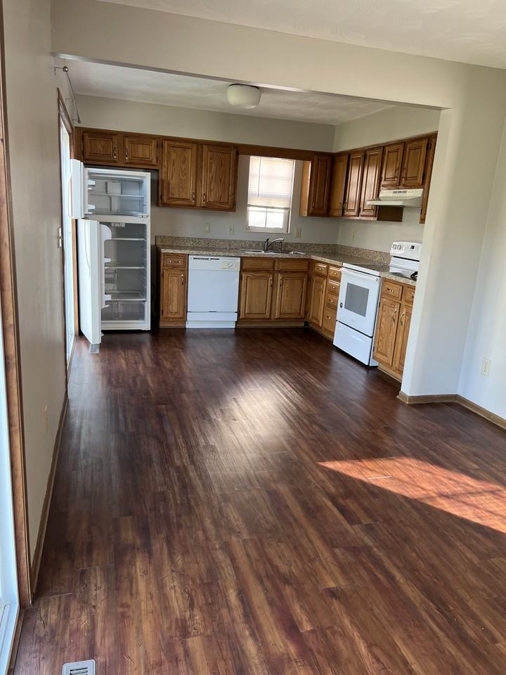 7403 Mapleleaf Blvd - Photo 3 of 8