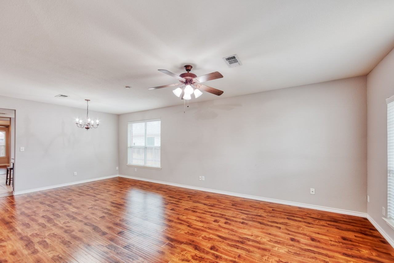 2617 Bissonet Dr - Photo 2 of 13