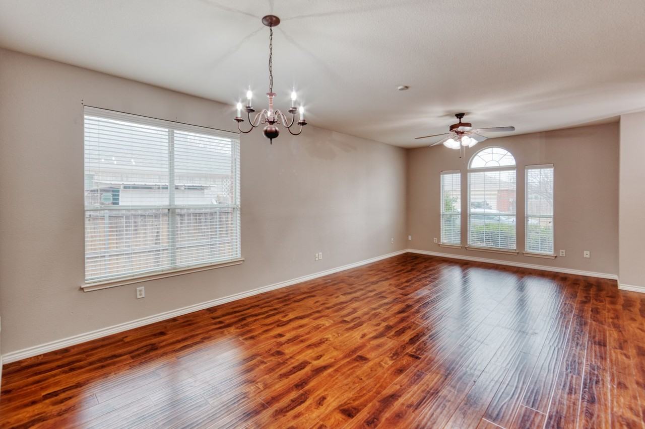 2617 Bissonet Dr - Photo 3 of 13