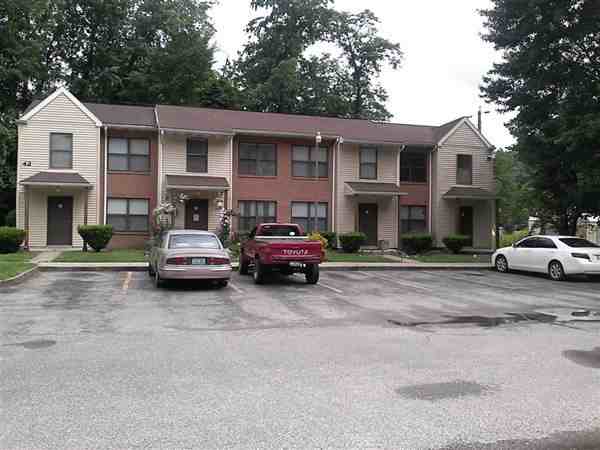 Quail Hollow I Apartments - Photo 2 of 3