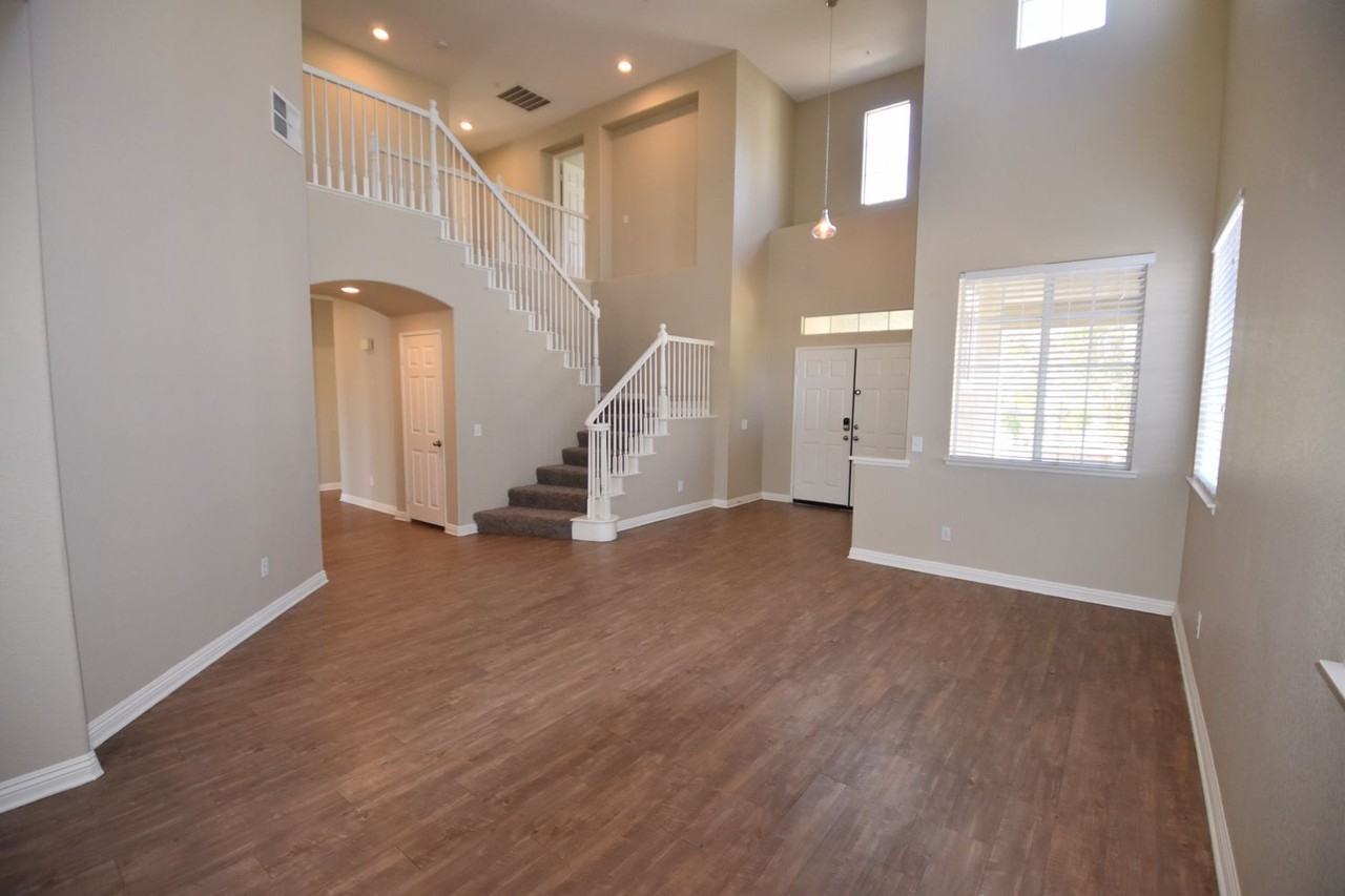 8974 Douglas Fir Cir - Photo 3 of 20