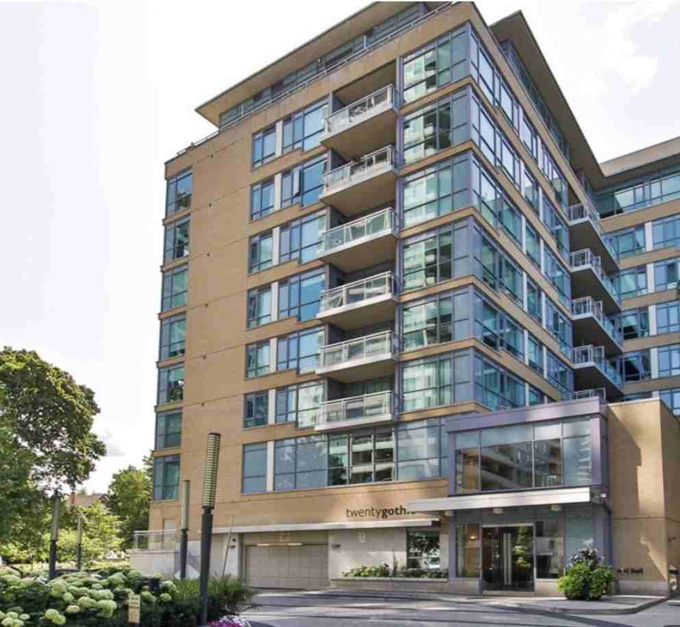 Quebec Ave & Bloor St W #117