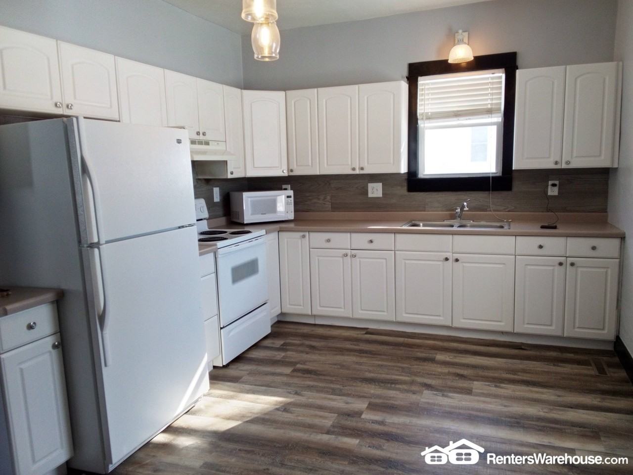 56 11th Ave N - Photo 2 of 10