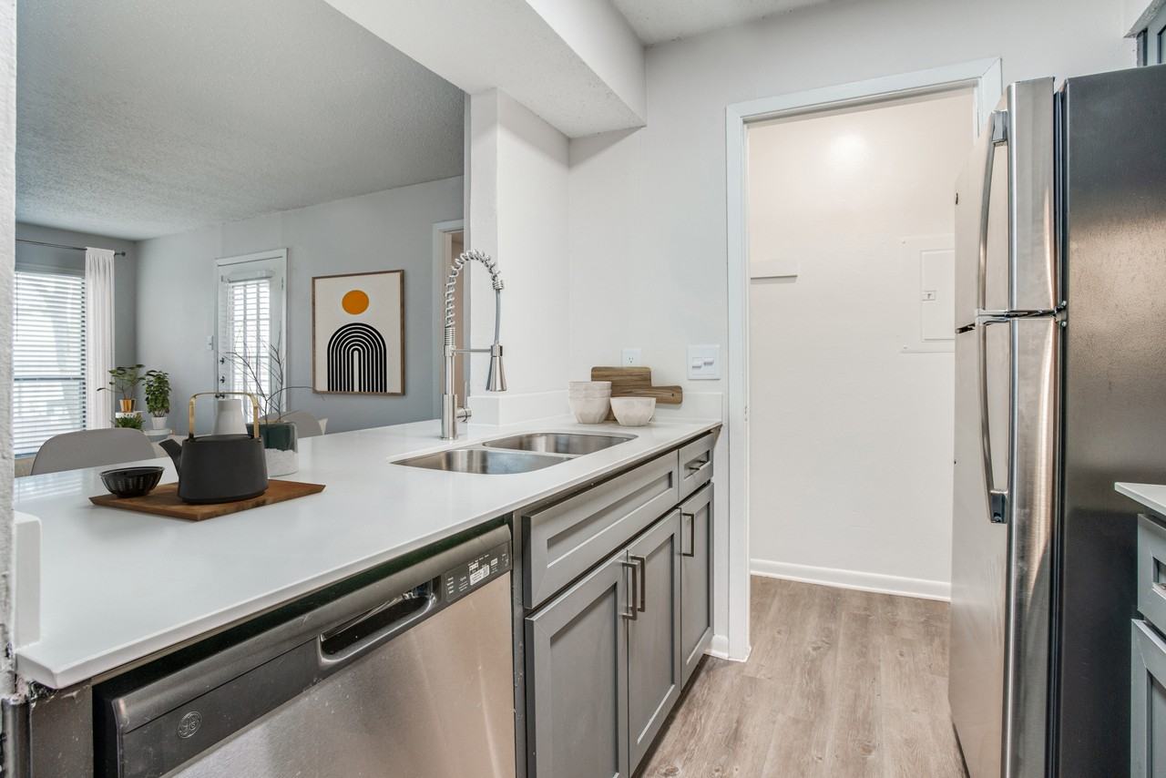 Woodlyn Apartment Homes - Photo 4 of 24