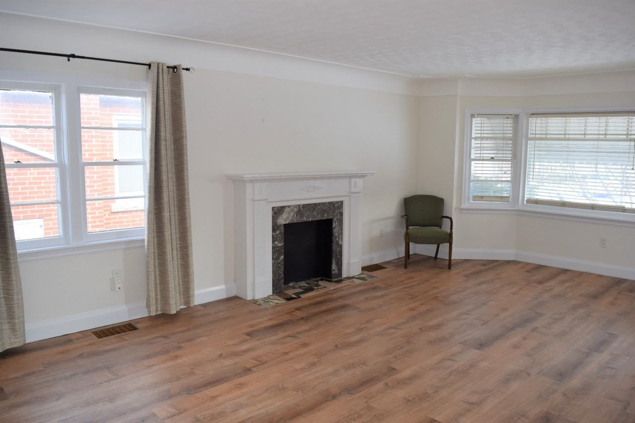 136 Bell Avenue - Photo 2 of 10