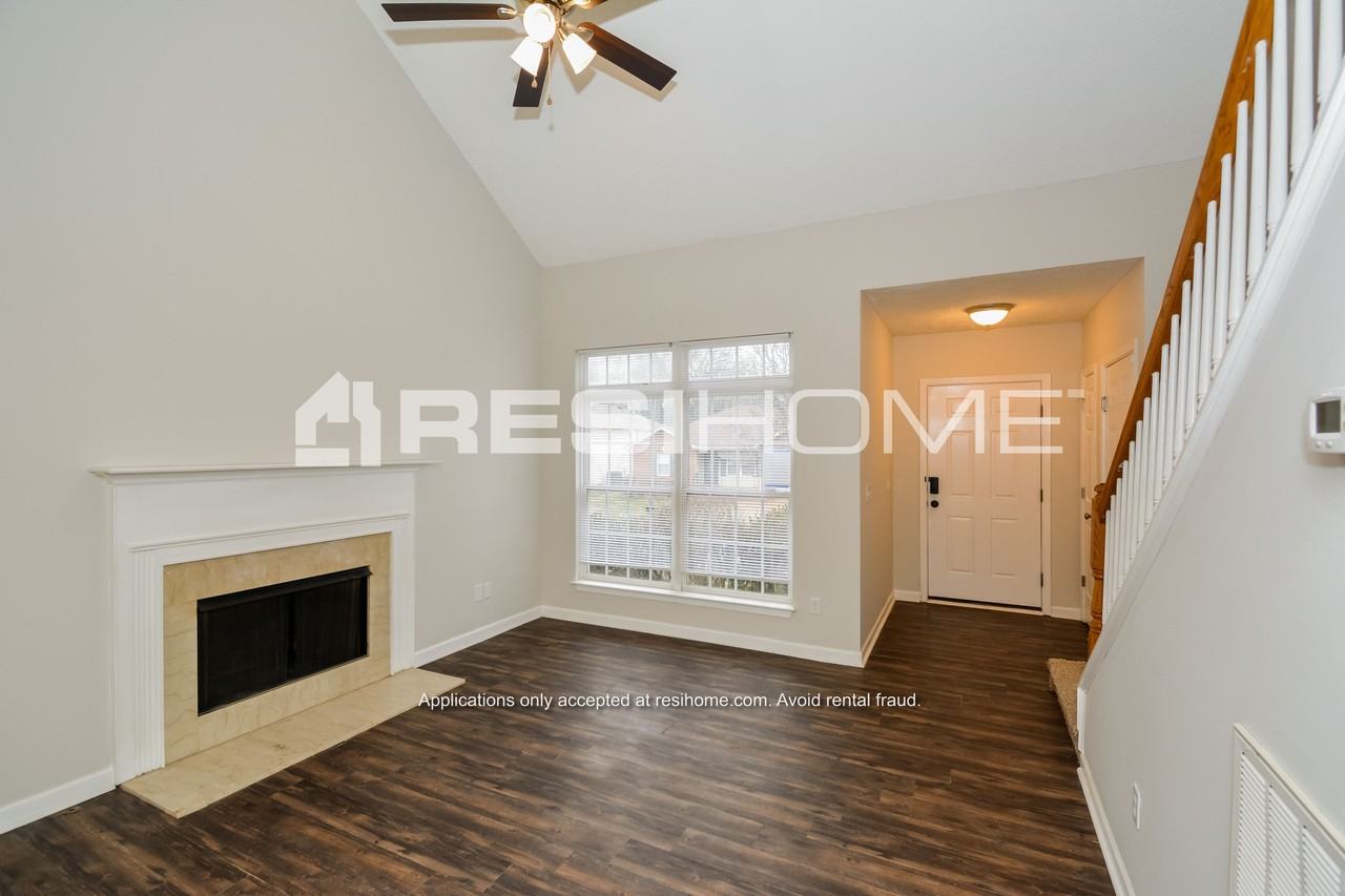 505 Leslie Ann Ct - Photo 3 of 19