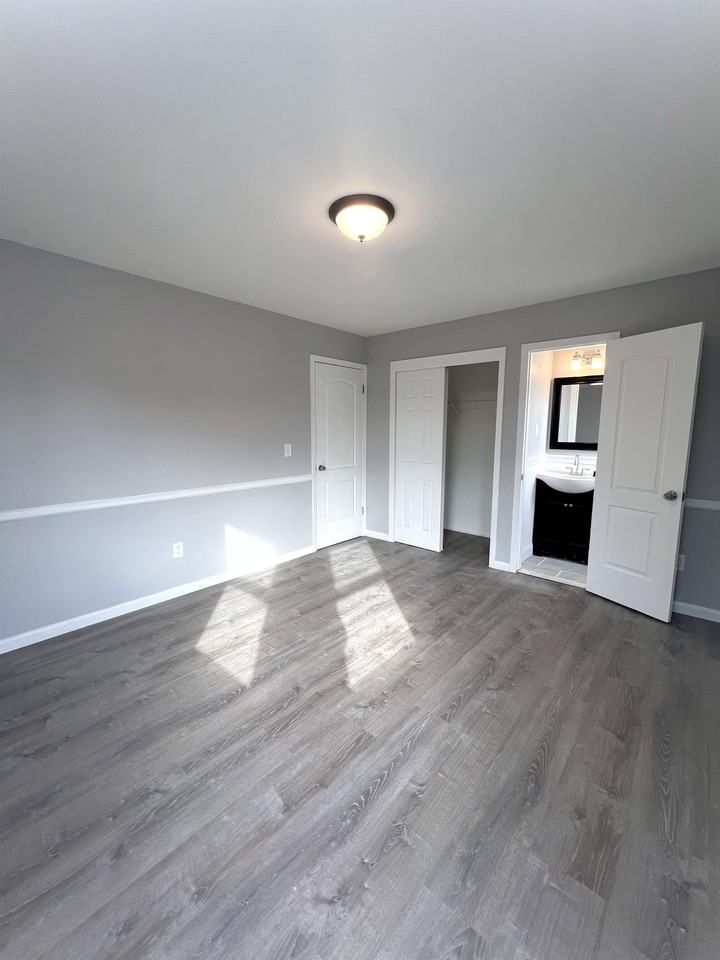 27 Division Ave #A - Photo 5 of 28