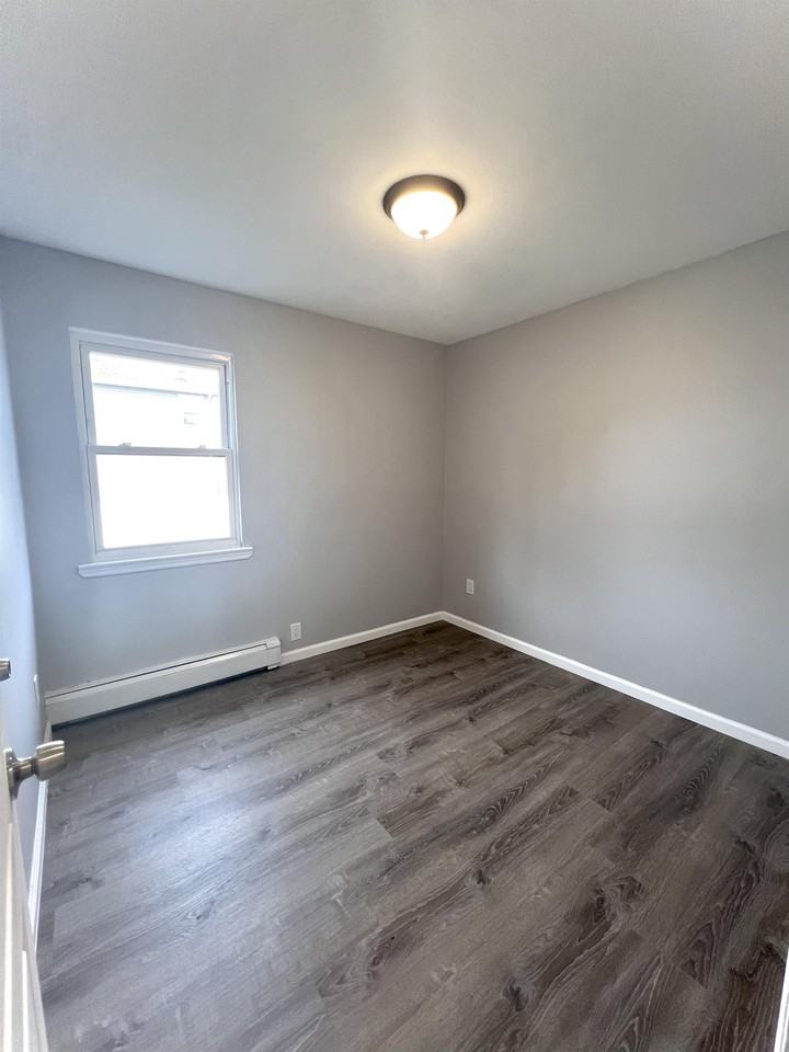 27 Division Ave #A - Photo 7 of 28