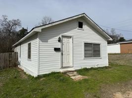 featured image of 3815 Pine St #1