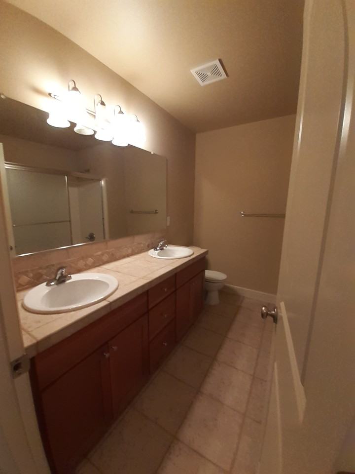 1523 Lincoln St #100 - Photo 3 of 15