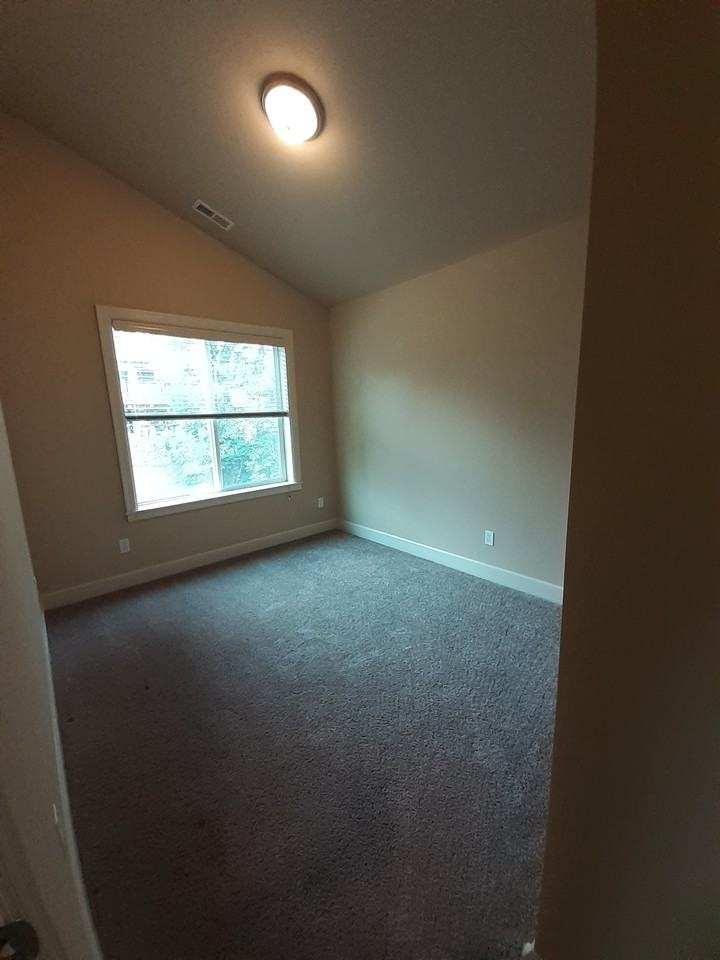 1523 Lincoln St #100 - Photo 6 of 15