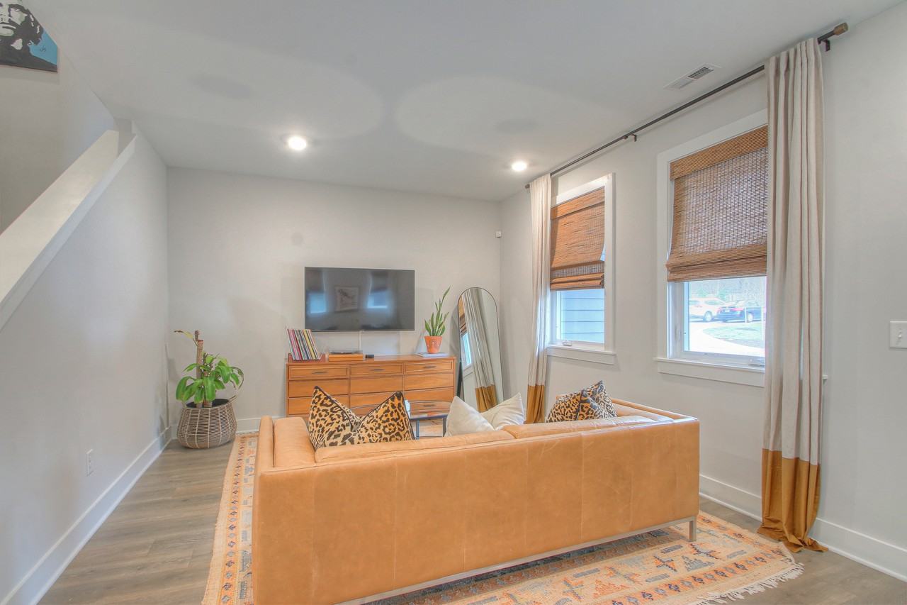 801 Cherokee Ave #1 - Photo 5 of 33