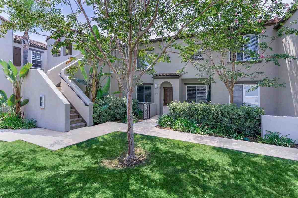 76 Mercantile Way - Photo 7 of 49