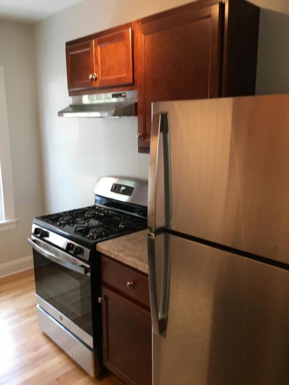 2309 E Locust St Apt 3 - Photo 4 of 14